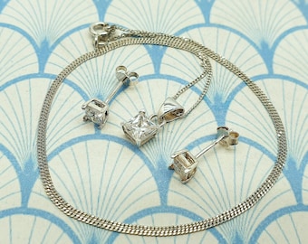 Vintage 925 Sterling Silver and Sparkling Cubic Zirconia Pendant Necklace & Earrings Jewellery Set with Box