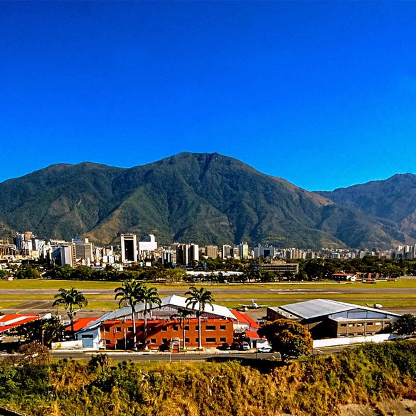 Panoramic photograph of Caracas - Venezuela with the Avila mountain range in the backdrop for download