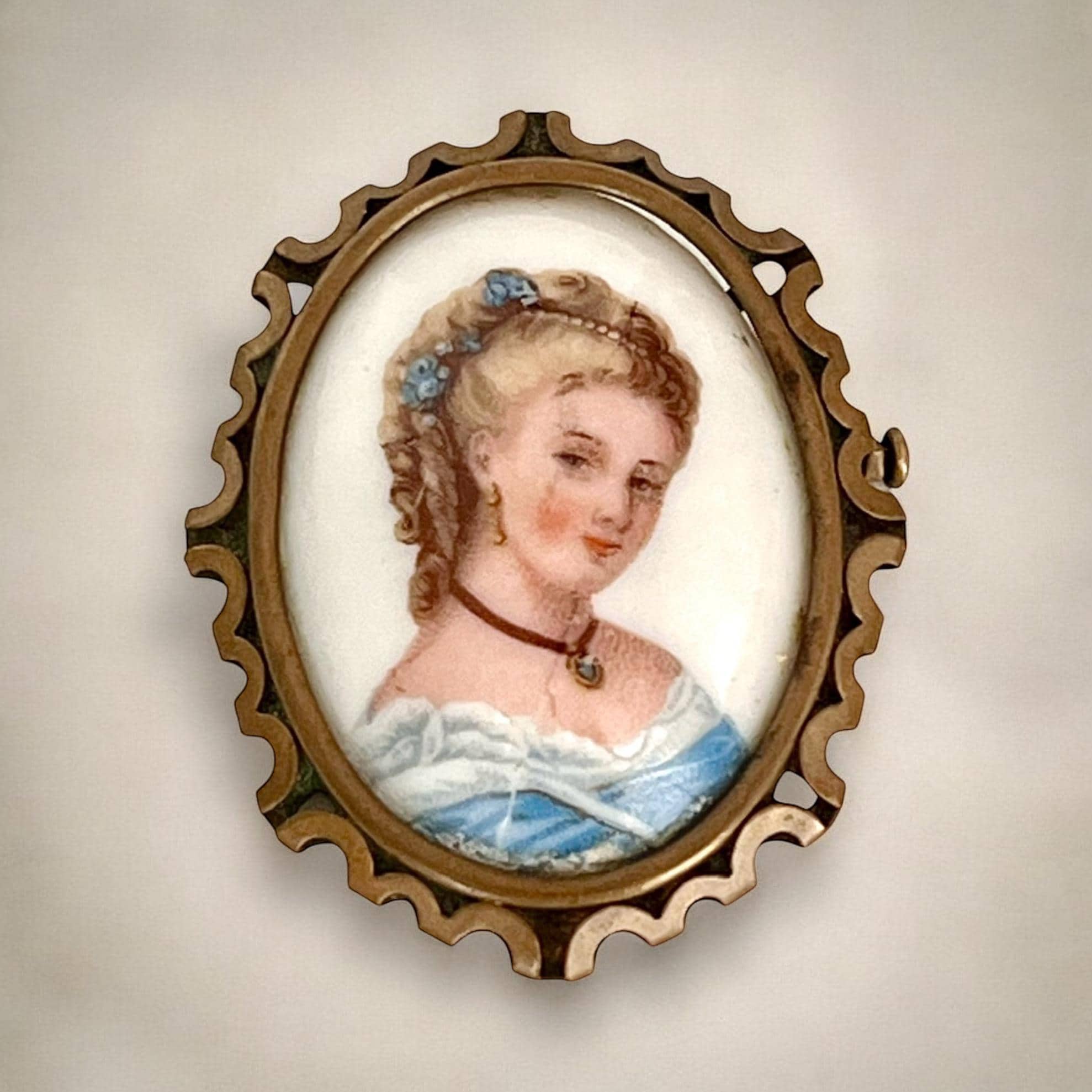 女性の肖像が描かれたヴィンテージのリモージュブローチ - Etsy 日本