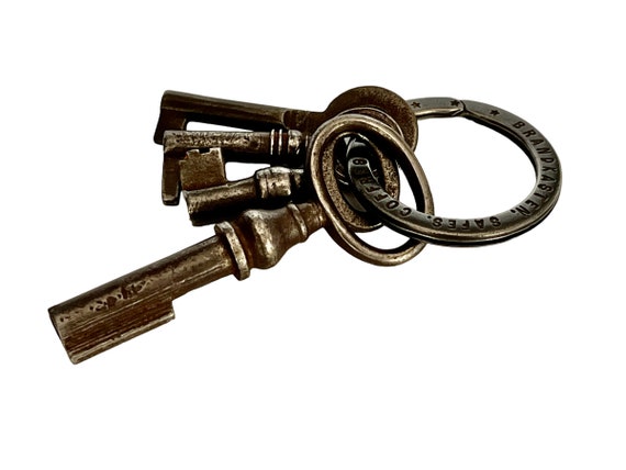 Karakteriseren Billy aansporing Old Key Ring With Keys - Etsy