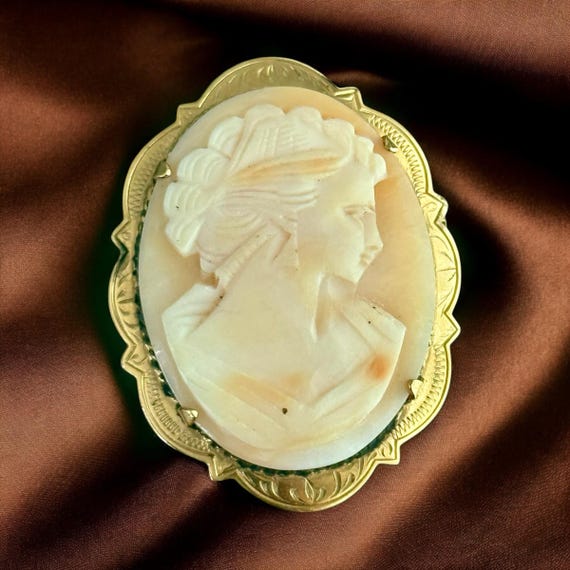 Broche Vintage Camée En Monture Plaqué Or - Dimensions 35x25 Mm - Occasion