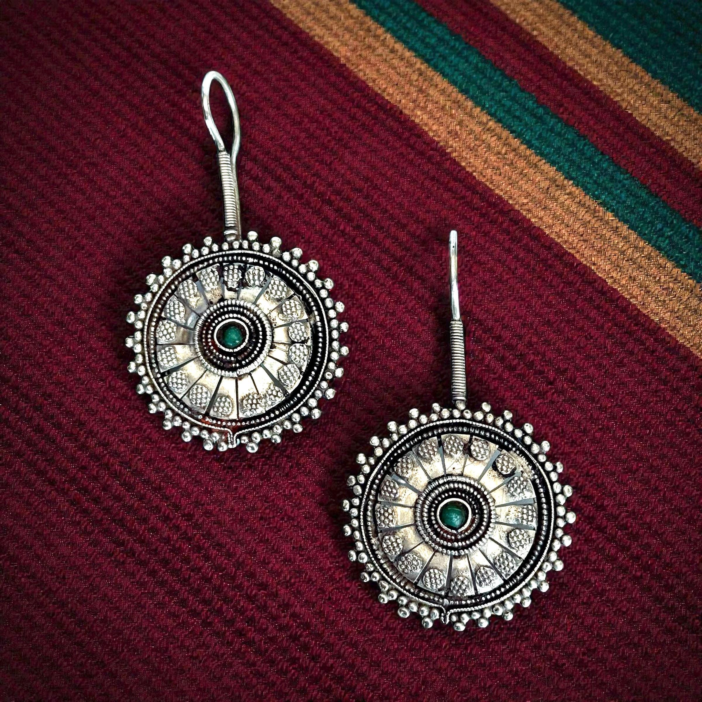 Orecchini A Bottone In Argento S925 Con Agata Rossa E Verde, Fatti A Mano In Stile Thai A Forma Di Loto