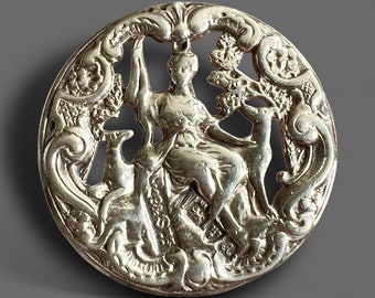 Four Sterling silver buttons with Artemis, Chester 1901