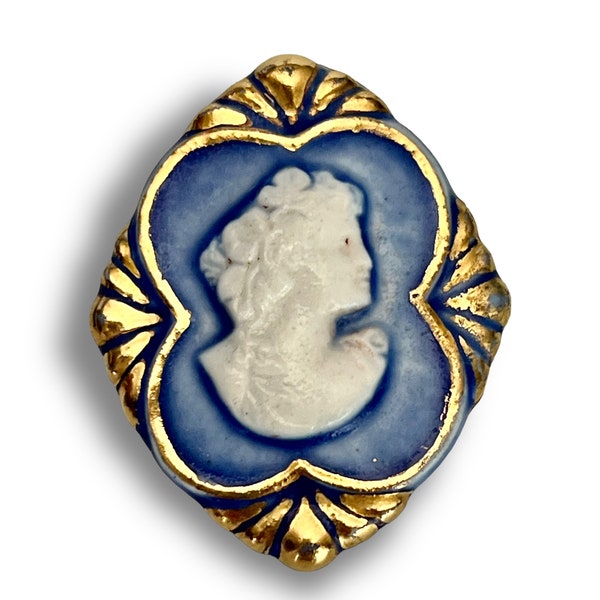 broche camée vintage en porcelaine