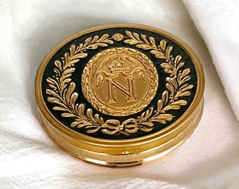 Vintage Elizabeth Arden powder compact