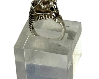 Sterling silver ring with tiger's head
