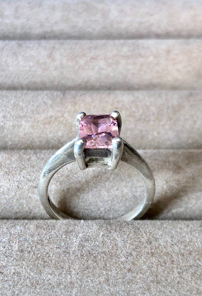 Lovely pink and silver solitaire ring
