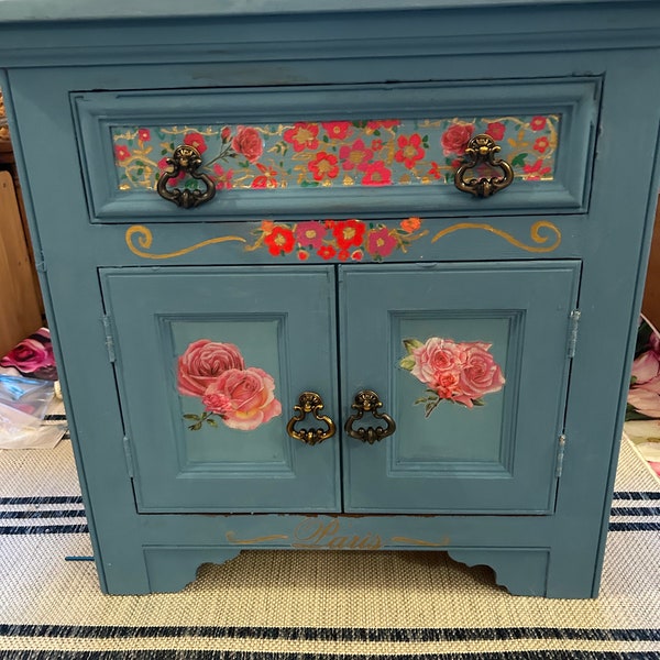 Beautiful farmhouse shabby chick nightstand or end table