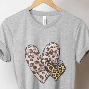 Valentine&#39;s Day T-shirt for Women ǀ Cheetah & Leopard Valentine Shirt ǀ Hearts Graphic Tee