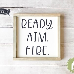 FILE SVG, file di taglio divertente per il bagno Ready Aim Fire per i produttori di insegne per macchine da taglio
