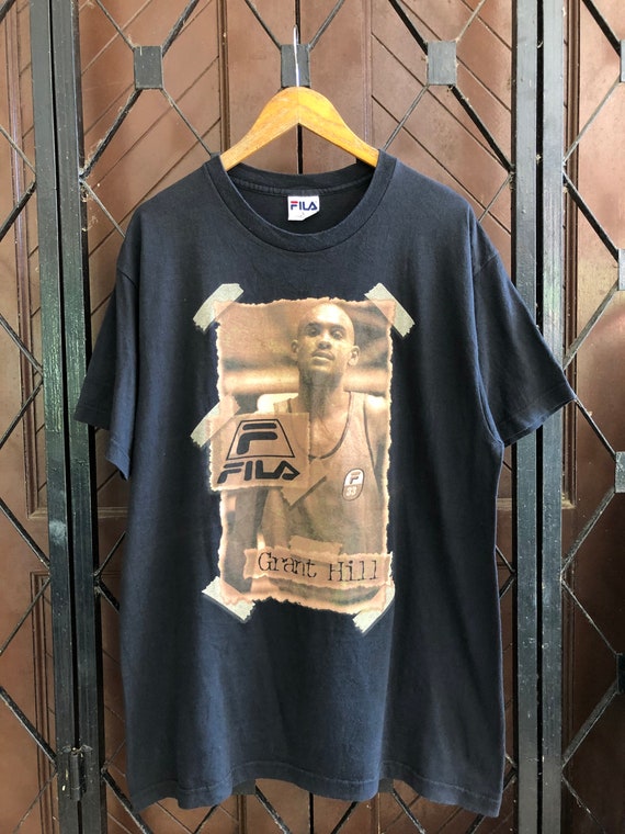 RARE Vintage 90s FILA Grant Hill NBA Player Tshirt L Size