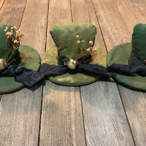 Primitive Grungy Leprechaun Hat Bowl Fillers