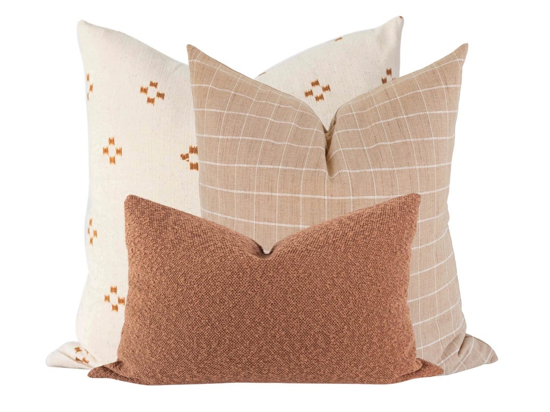 the pillows 3点セット Pillow Combination Set, Boucle Throw Pillow, Rust Pillow
