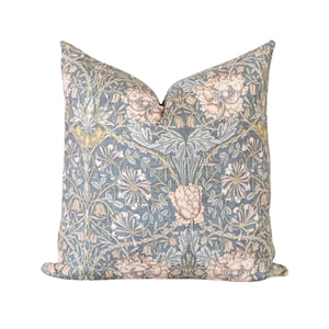 Blue Floral Pillow Cover: Vintage-Inspired Cotton Throw Pillow