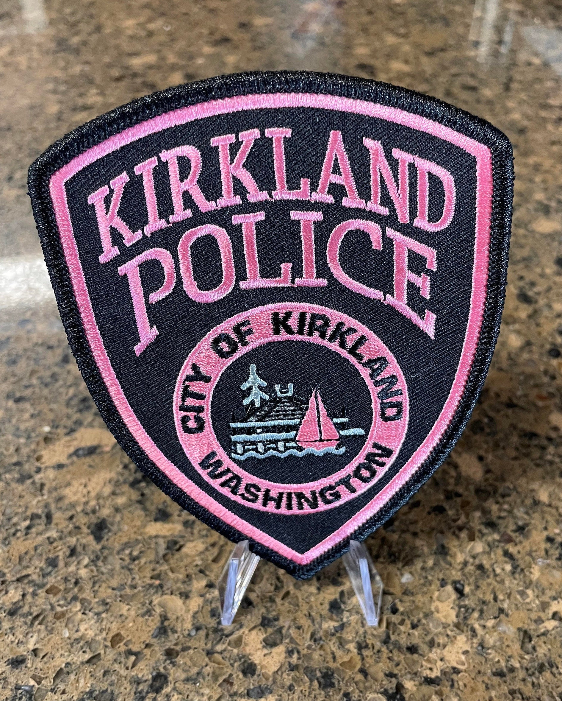 Kirkland Police Breaking News - r01mhks