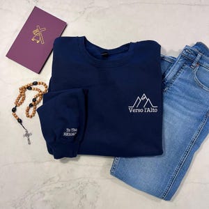 Moletom minimalista católico To the Heights St. Frassati bordado