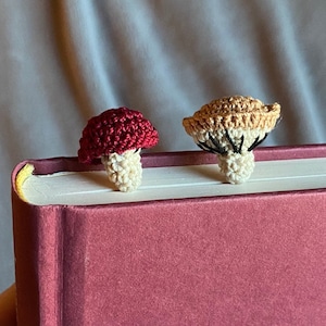 Mushroom Bookmark // Cottagecore Crochet Bookmark READY TO SHIP