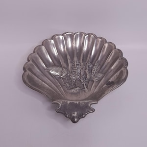 Vintage Silberfarbene Muschel Butterschale Fangen Sie alle Schmuckstück Schale mit komplizierten Blumen