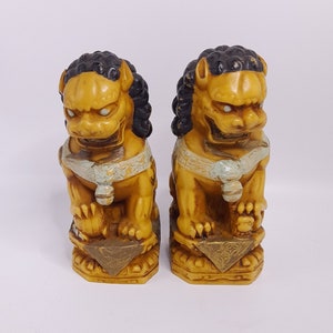 Vintage Chinese Foo Dog Temple Dog Statues Set Of 2 Resin Statues