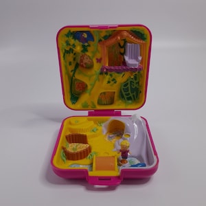 Vintage Polly Pocket Bluebird 1989 Polly&#39;s Wildlife Park / Zoo World Classic Keepsakes Pet Parade