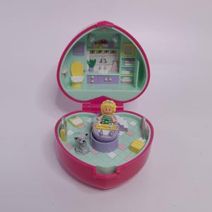 Polly Pocket Vintage Bathtime Fun ring and ringcase 1991 Bluebird Toys  - 100% complete play set