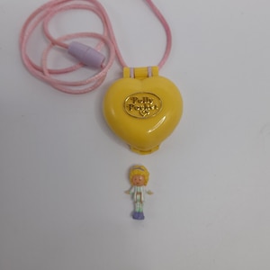 Vintage Polly Pocket Bluebird Toys 1991 Polly Pocket Polly in haar slaapkamer medaillon 100% compleet