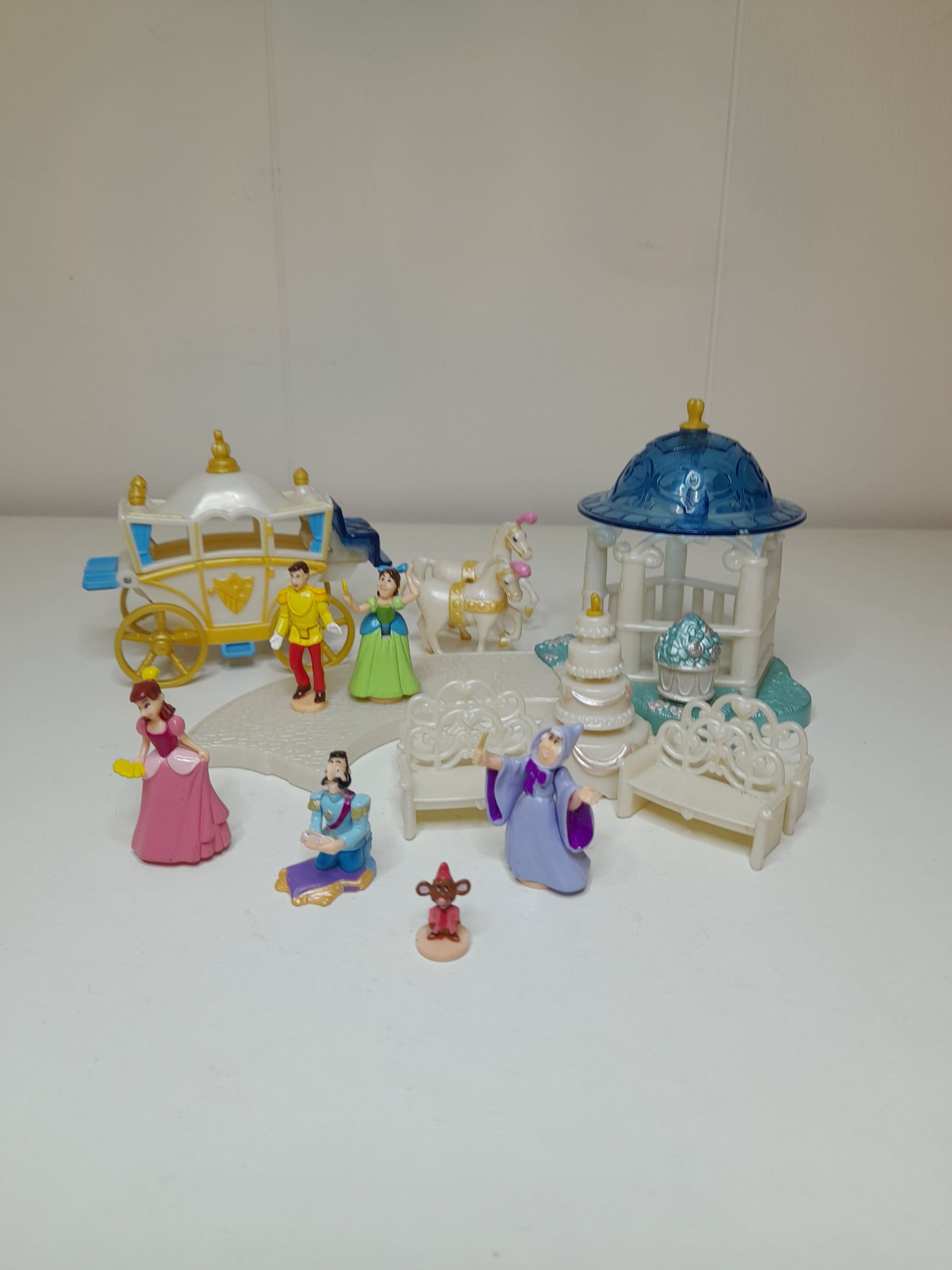 Vintage Polly Pocket Disney Bluebird 1995 Cinderella Wedding Palace  /enchanted Wedding Pieces Carriage Gazebo Set Horses and Figurines 