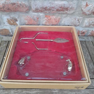 Vintage serveringsset med fransk gåsleverpaté med bricka, serveringskniv och kniv, Foie gras-service med originalkartong