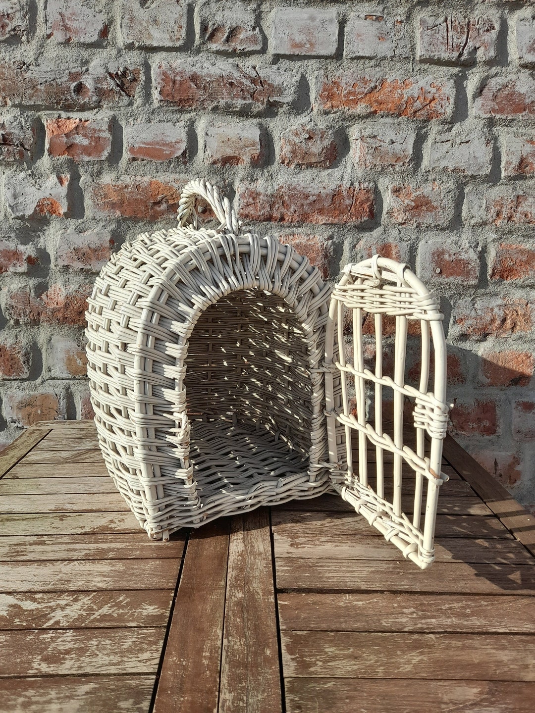 Vintage Wicker Pet Carrier Basket Decoration for Kittens or Small