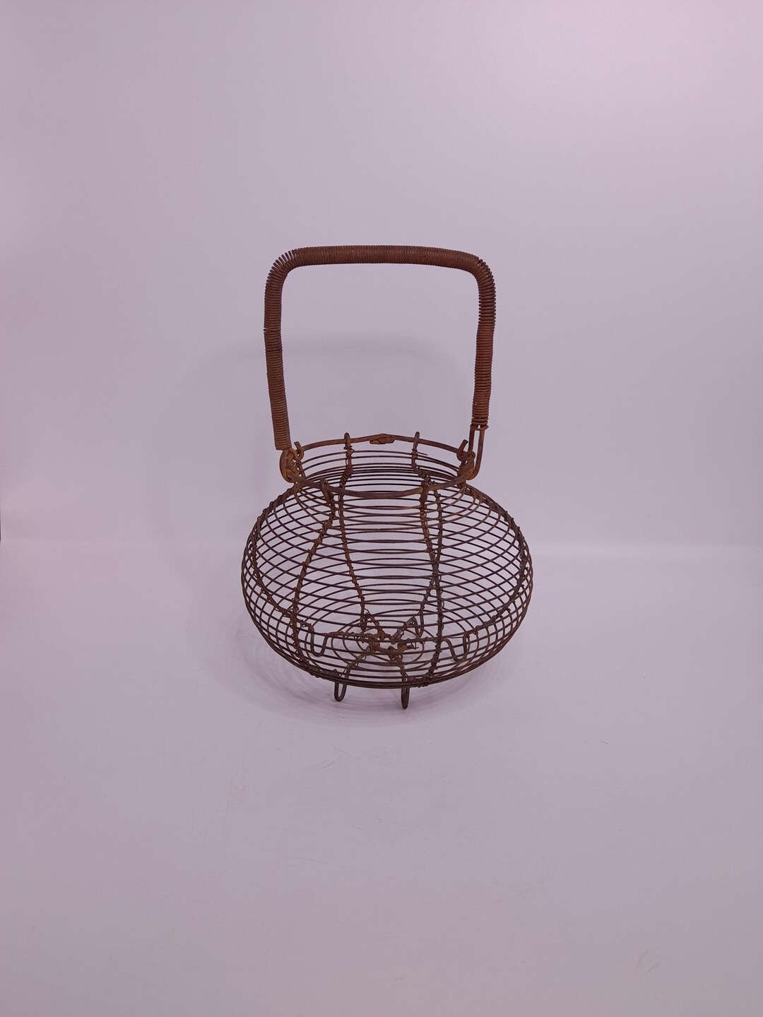 Metalen Eiermand In De Vorm Van Een Kip, Draadfruitmand Met Keramisch Deksel En Handvat Eierdisplayhouder 466369011 Metalen Eiermand In De Vorm Van Een Kip, Draadfruitmand Met Keramisch Deksel En Handvat Eierdisplayhouder 466369011