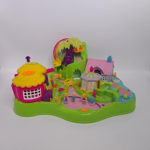 Vintage Polly Pocket Bluebird 1997 - Magical Moving Fairyland / Fantasy World - complete set inclusief 3 poppetjes beeldjes