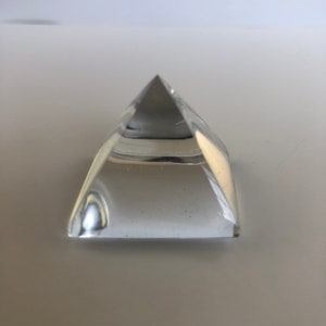Natural crystal quartz pyramid, Reki- stone carving- gemstone idols- gemstone statue- pyramid- gemstone -vastu