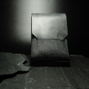 Cartera,Hecha a mano,Minimalista,Cuero toscano,Diseño compacto,Calidad robusta,Amante de la libertad,Elegante,Individualista,Único,Hombre