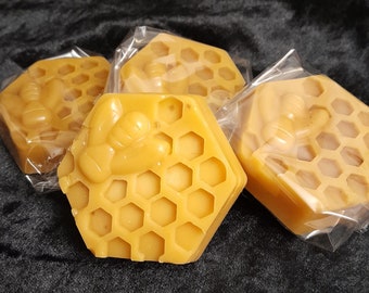 Pure Beeswax Honeycomb Bar – 50g with Bee Design | Natural Wax for Crafts, Balms & Spellwork