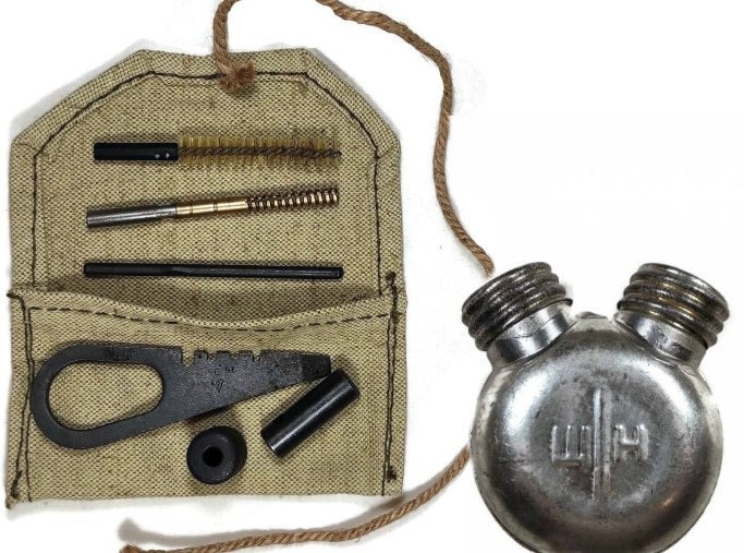 Ancien Kit Nettoyage Fusil Militaire Français – Pochette, Burette, Barres, état D'usage, Collection