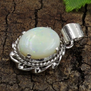 925 Sterling SILVER/Pendant/Natural Opal/Width 12 MM/Length 14 MM/Weight 1.900 g/Gemstone pendant/Top quality Opal Stone used