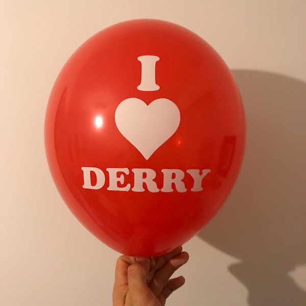 IT Movie red balloon Pennywise clown Fancy Dress I Love Derry Halloween x 6