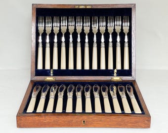 36 Piece Vintage Silver Plated Dinner Service - Canteen Cutlery