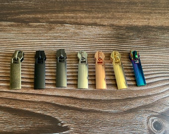 Bar zipper pulls for size 5 nylon zipper tapes