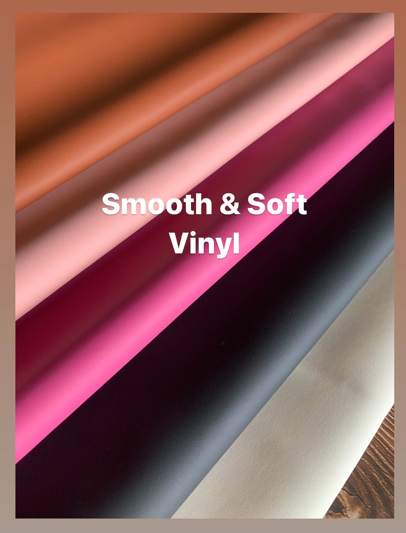 Puede incluir: Primer plano de cinco telas de vinilo suaves y lisas de diferentes colores. Los colores son marr&oacute;n, rosa, rosa claro, negro y blanco.