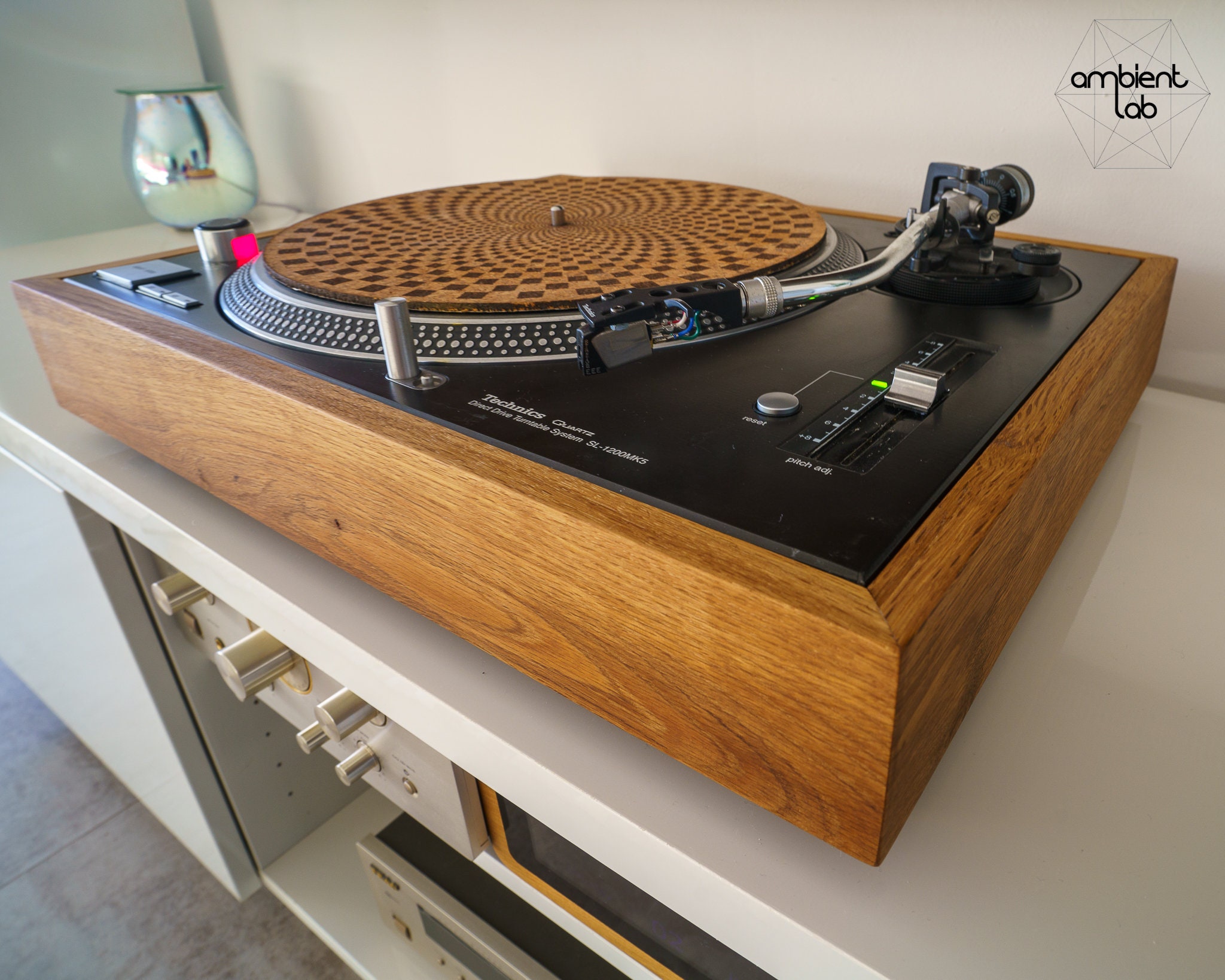 Technics 1200 1210 木製サラウンド、台座。ターンテーブル Technics 1200 1210 木製サラウンド、台座。ターンテーブル