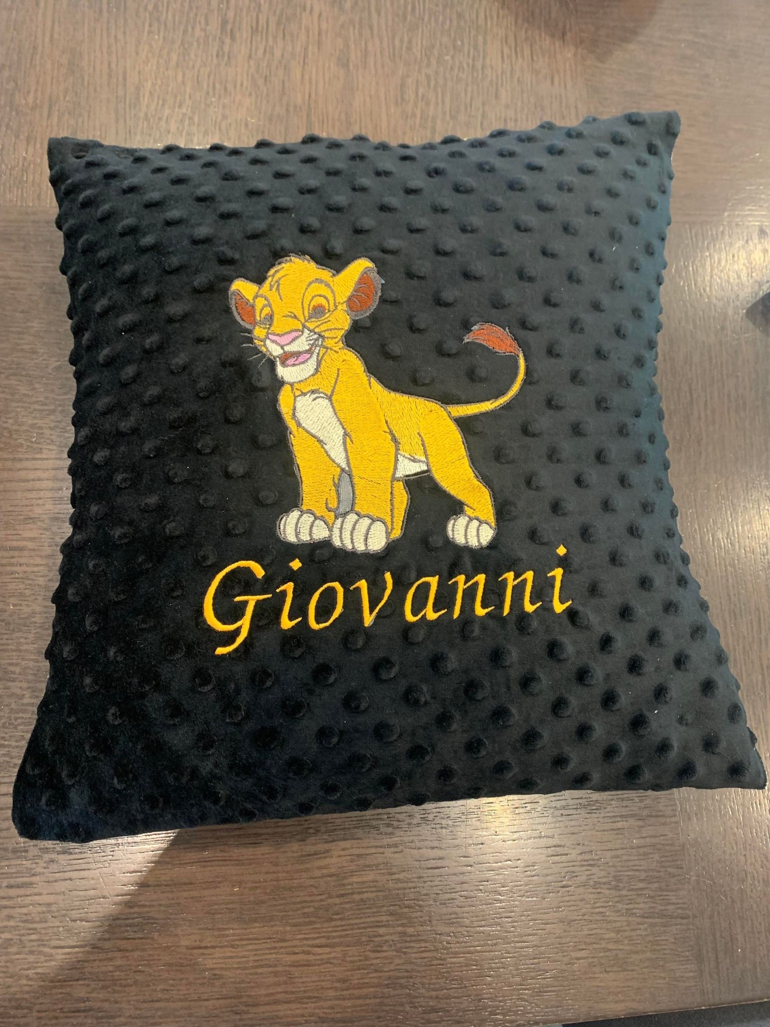 Coussin Bébé Brodé Roi Lion Au Prénom de Votre Bébé