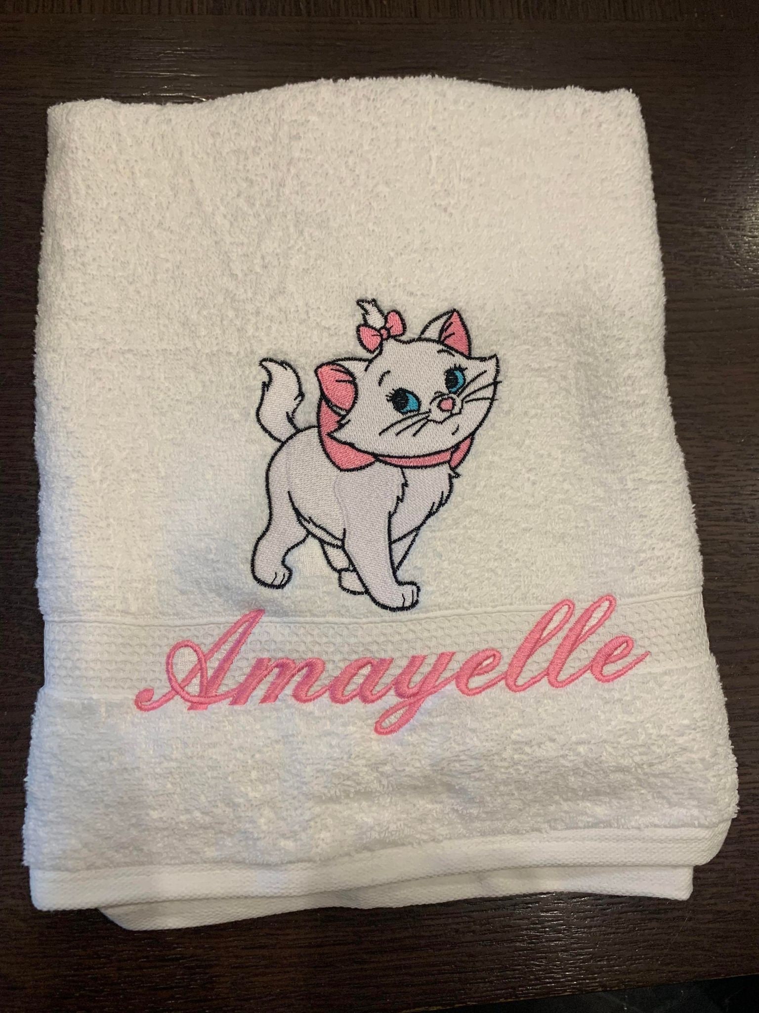 Serviette de Bain Brodé Au Prénom Votre Bébé