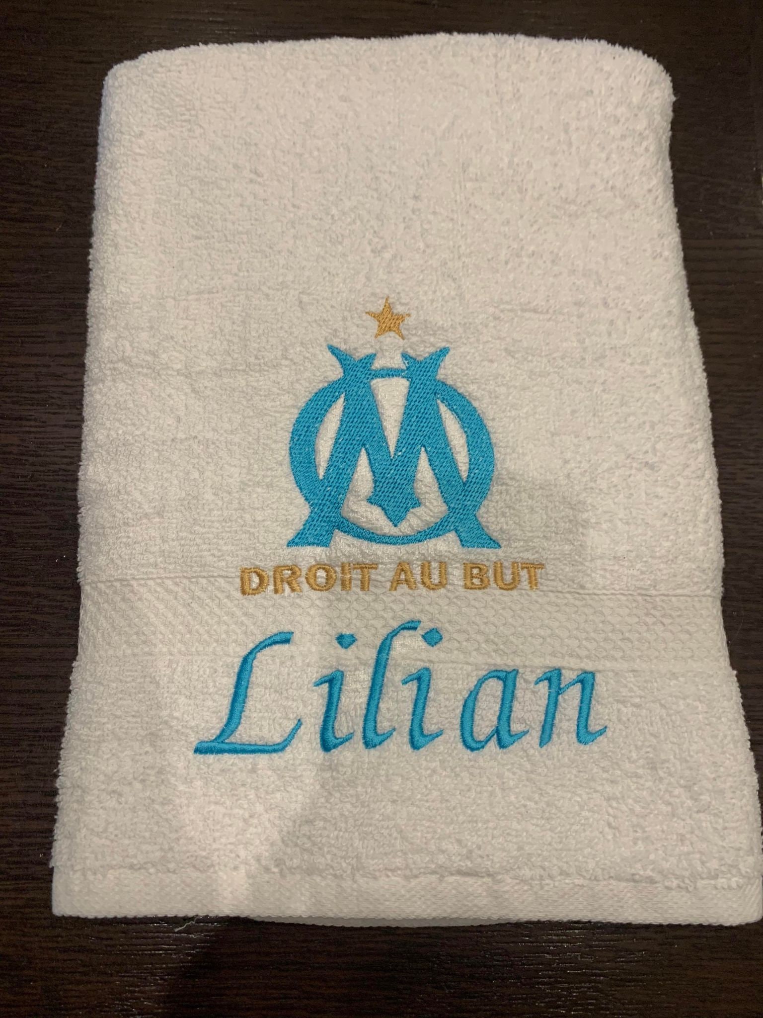 Serviette de Bain Om Brodé Au Prénom Votre Bébé 1 M40 sur 70 cm