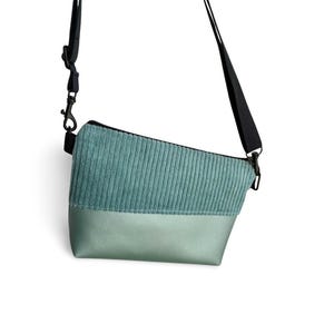 Kleine Umhängetasche grün mint | Handtasche Damen klein | vegane Tasche Kunstleder Cord | Damenhandtasche mit Innenfach | Festivaltasche