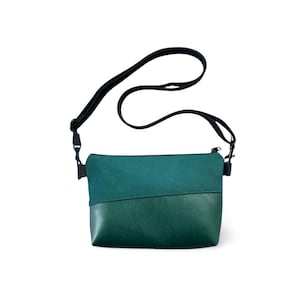 kleine Umhängetasche grün | vegane Handtasche aus Canvas + Kunstleder | handgemachte Damentasche mit Innenfach | kleine Tasche für Festivals