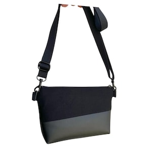 kleine Umhängetasche schwarz | vegane Handtasche mit Kunstleder | Damentasche mit Innenfach | kleine Tasche für Festivals | Geschenk Frauen