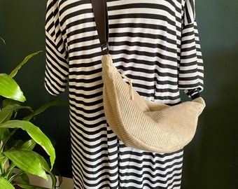 Halbmondtasche Cord beige Moonbag Handtasche mit verstellbaren Gurt Handmade Umhängetasche halbrund Crossbodybag + Innenfach wunnermooi NATI