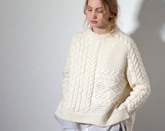 Pull tricoté pour femme / pull en tricot câble / tricot surdimensionné / pull en laine mérinos trapu / motif câble beige / tricot patchwork