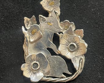 Floral Respite- Hand-Engraved Argentium Silver Fox Sculpture Pendant With Gold Inlay